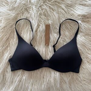 Skims Wireless Super Push up Bra Onyx Size 34A